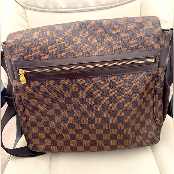 ⬇️PRICE DROP Louis Vuitton Damier Ebene Bastille Messenger - Picture 3 of 16